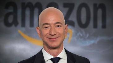 Ünlü milyarder Jeff Bezos Amazon’u kurduğu evi 2,3 milyon dolara satışa çıkardı!